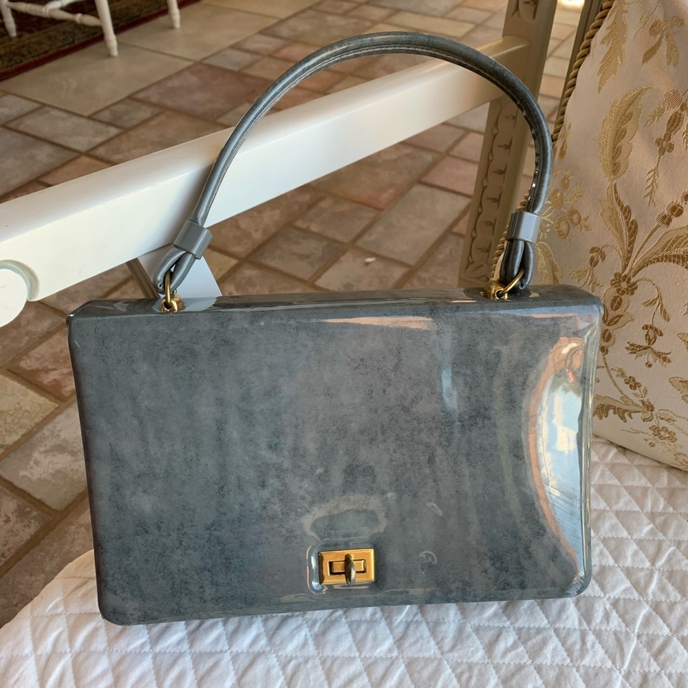 Vtg patent leather handbag, like new